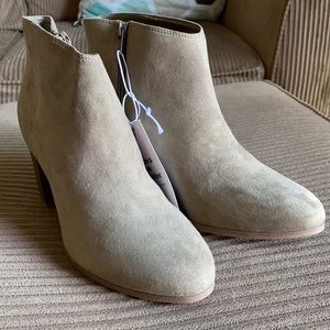 Old Navy Tan Booties, Size 9